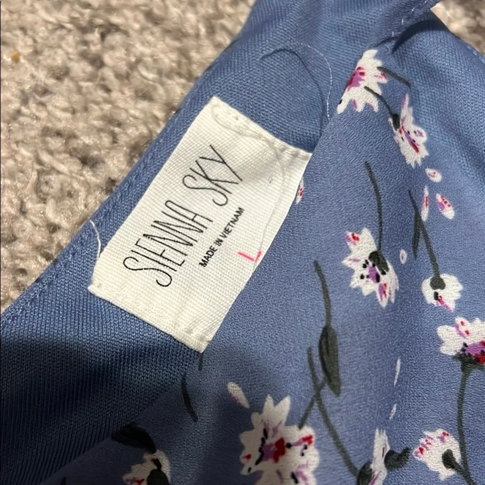 Women’s top - Picture 2 of 2